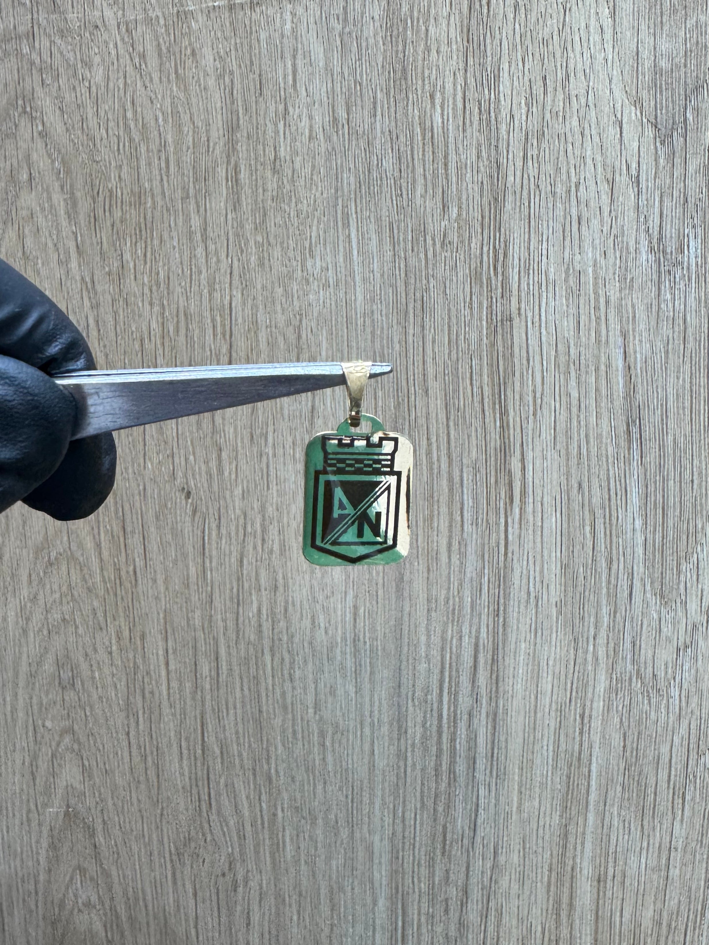 DIJE DE ORO 18K