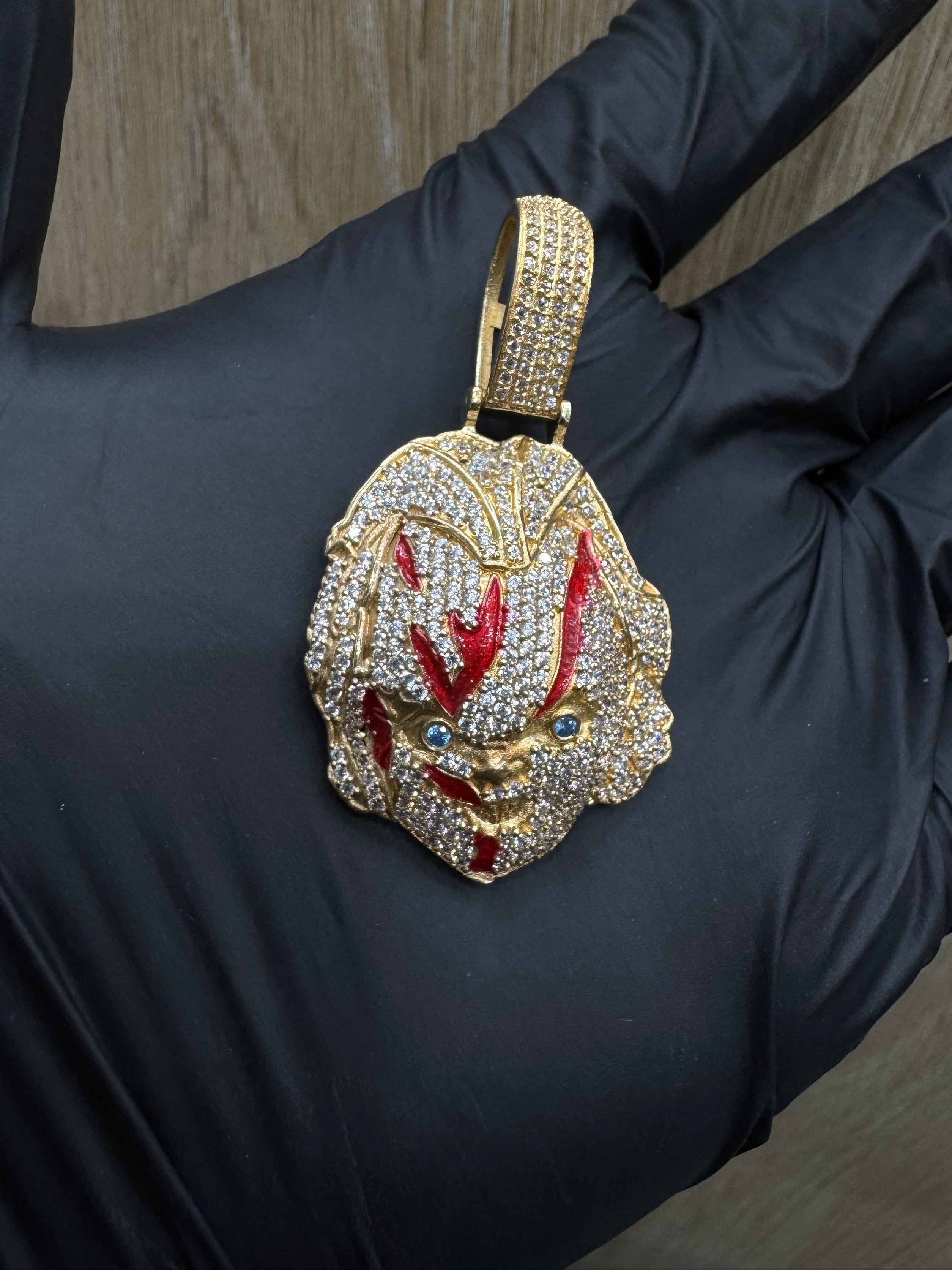 DIJE DE ORO 18K , DISEÑO ESPECIAL
